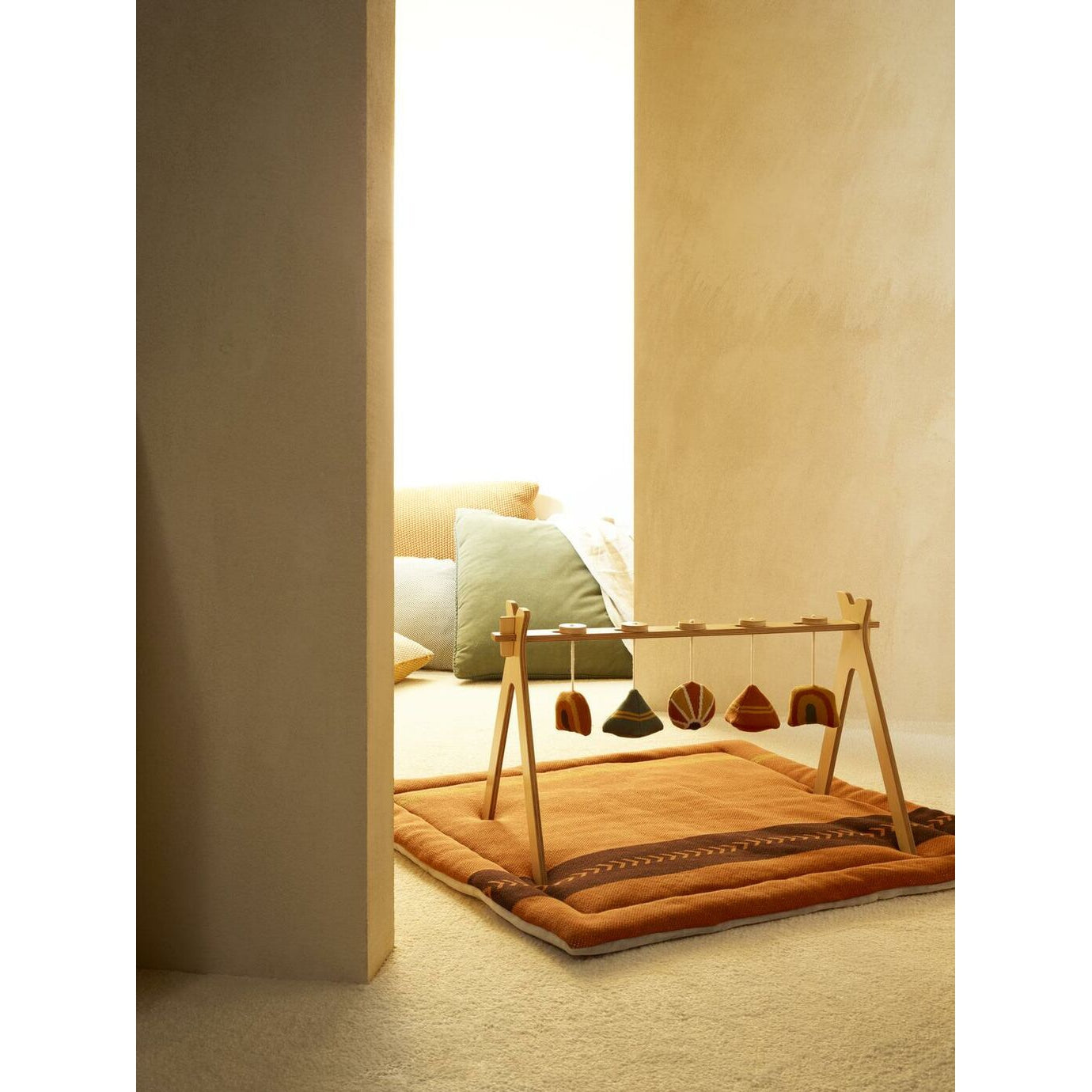 Quax Tipi - Activity Arch + 5 Knitted Toy - Terra