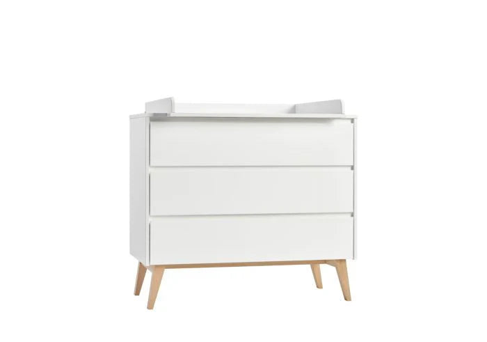 Discover the PINIO Swing Chest of Drawers White