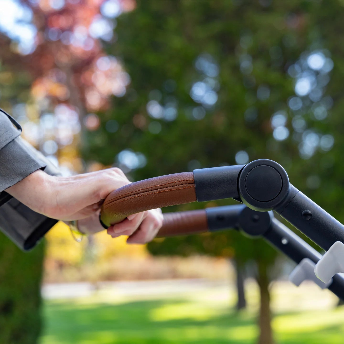 Evenflo - Shyft Intuiti+ Travel System featuring Revolve180 LiteMax NXT with SensorySoothe - Travertine